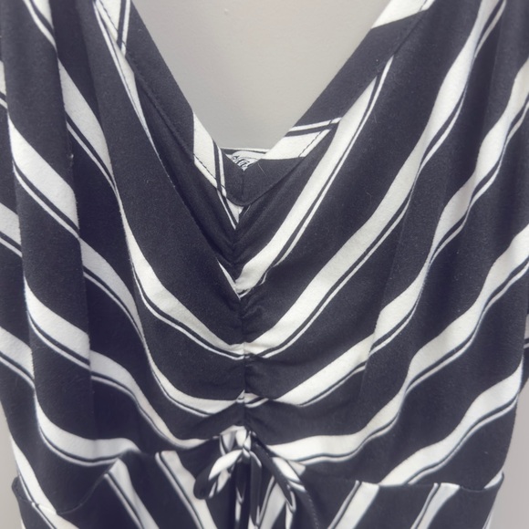 Black and White Striped Casual Dress‎ - Picture 7 of 8